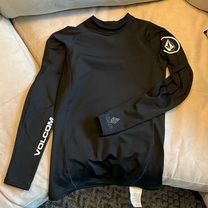 Volcom HOTAINER long sleeve rash guard/ surf shirt